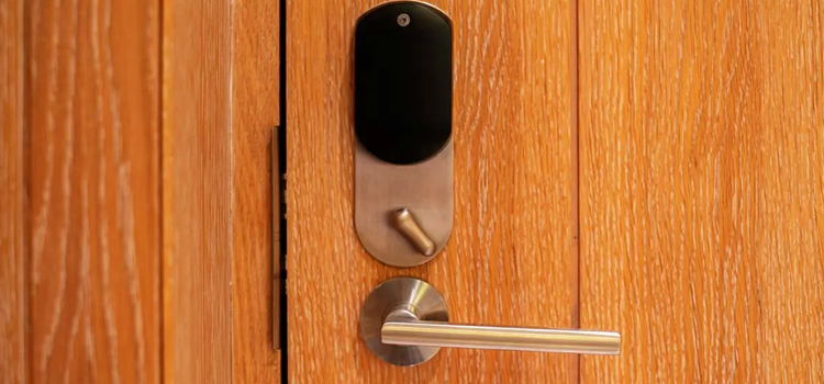 Automatic Locking Door Knob Inglewood